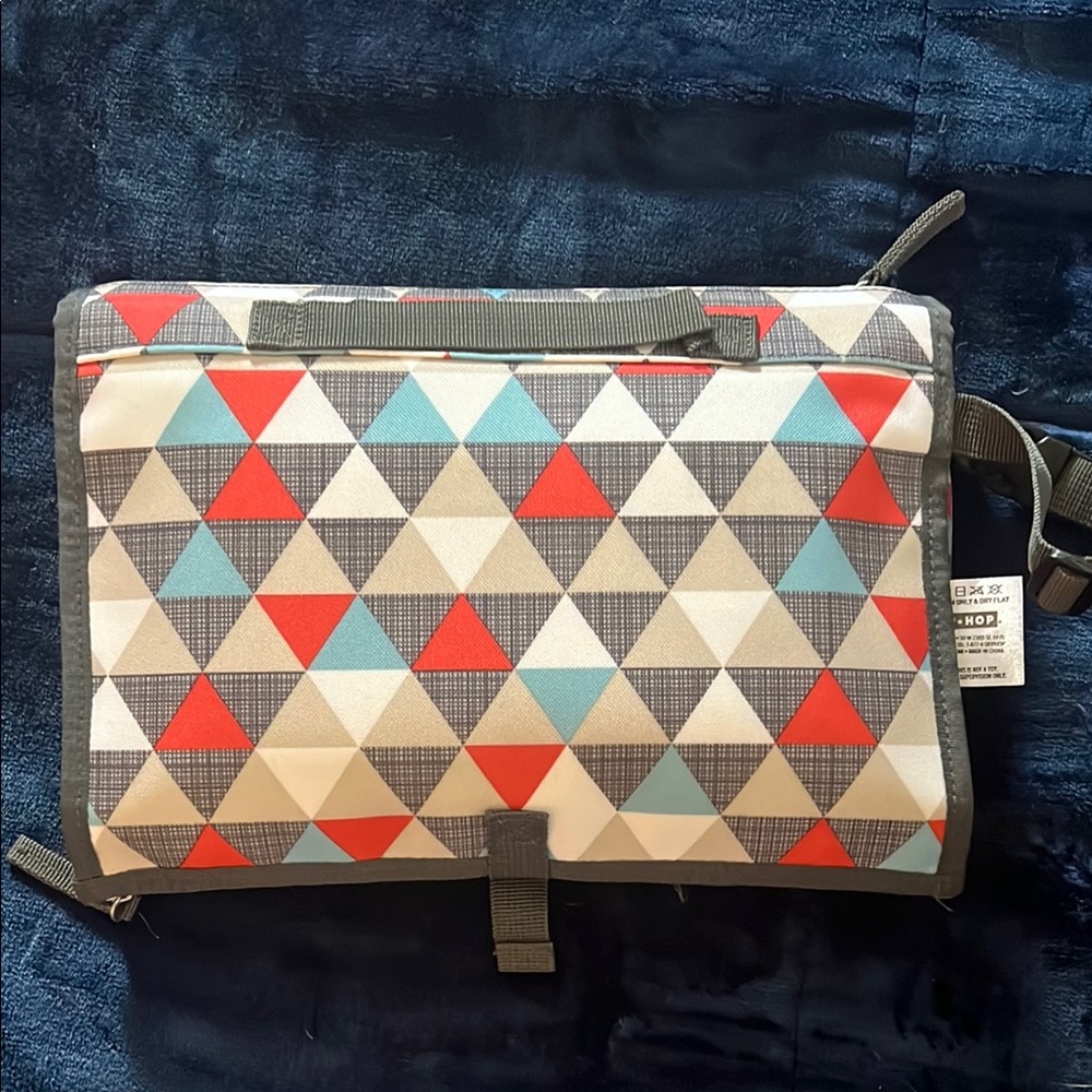 Skip Hop Changing stations Patterned Bag - Picture 3 of 7
